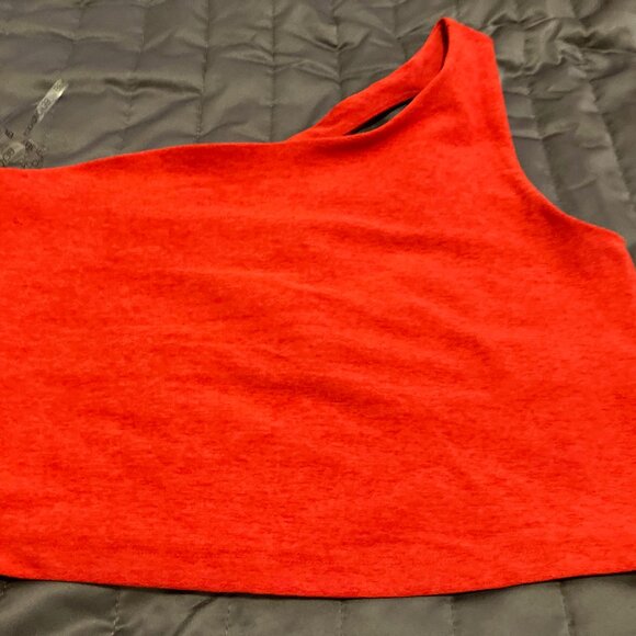 Beyond Yoga Spacedye the Bold Shoulder Cropped Tank - Picture 2 of 3